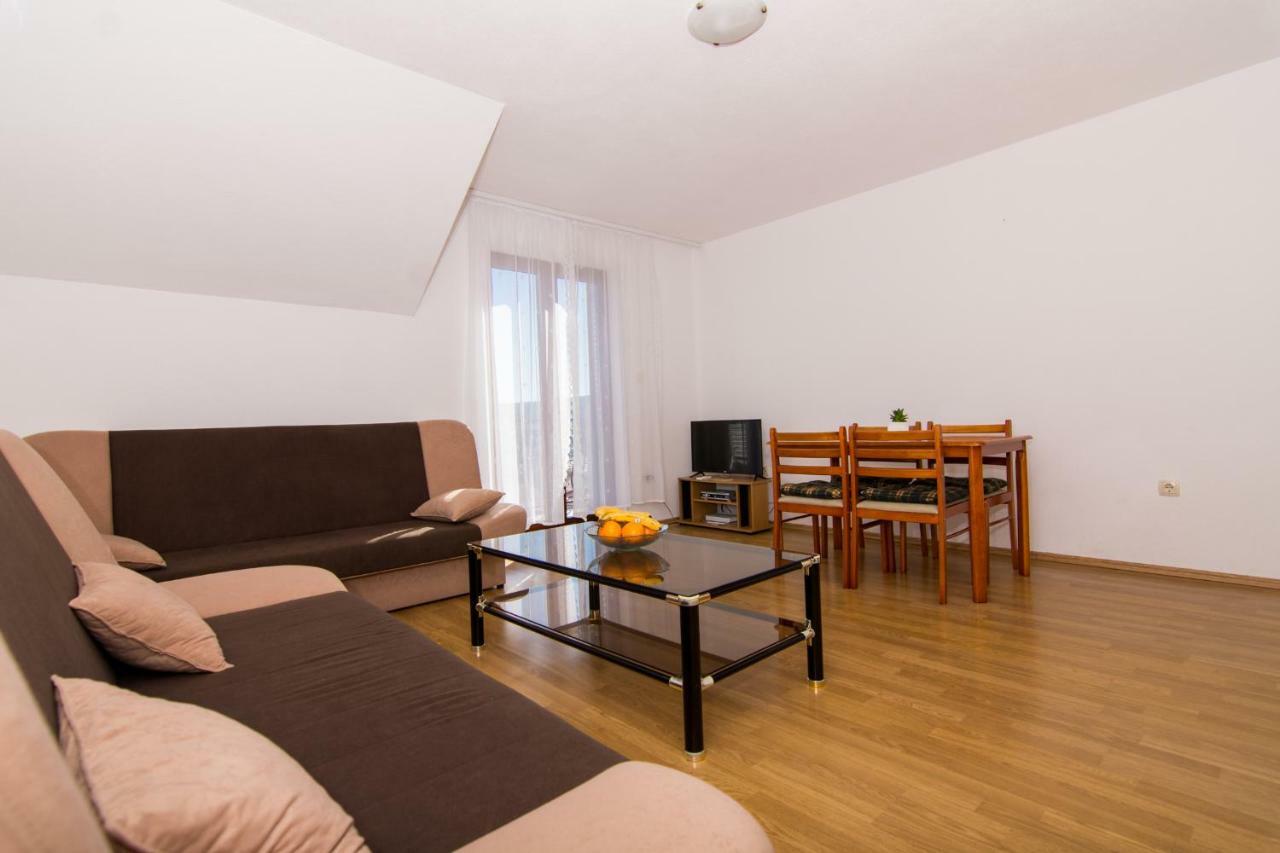 Apartments Jozic เซเกต วรันยีชา ภายนอก รูปภาพ