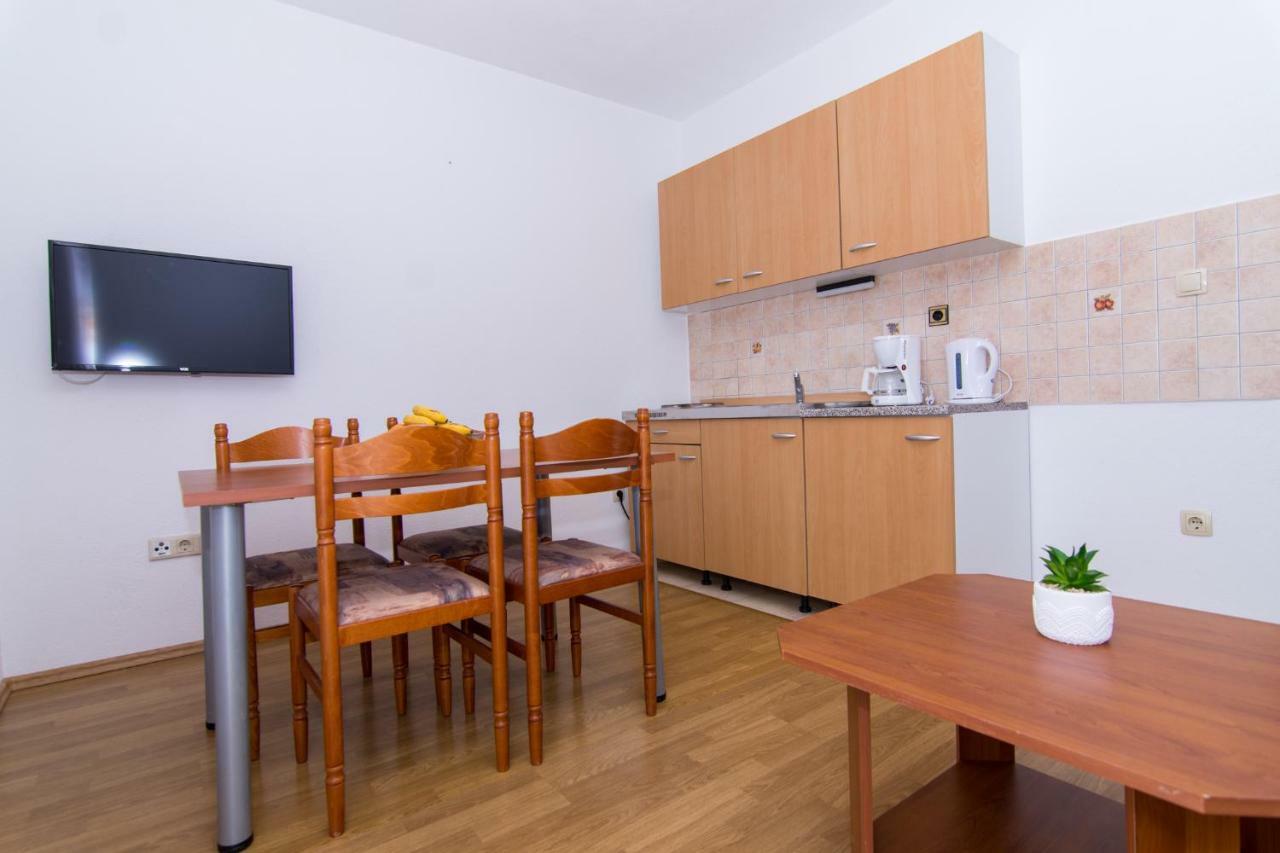 Apartments Jozic เซเกต วรันยีชา ภายนอก รูปภาพ