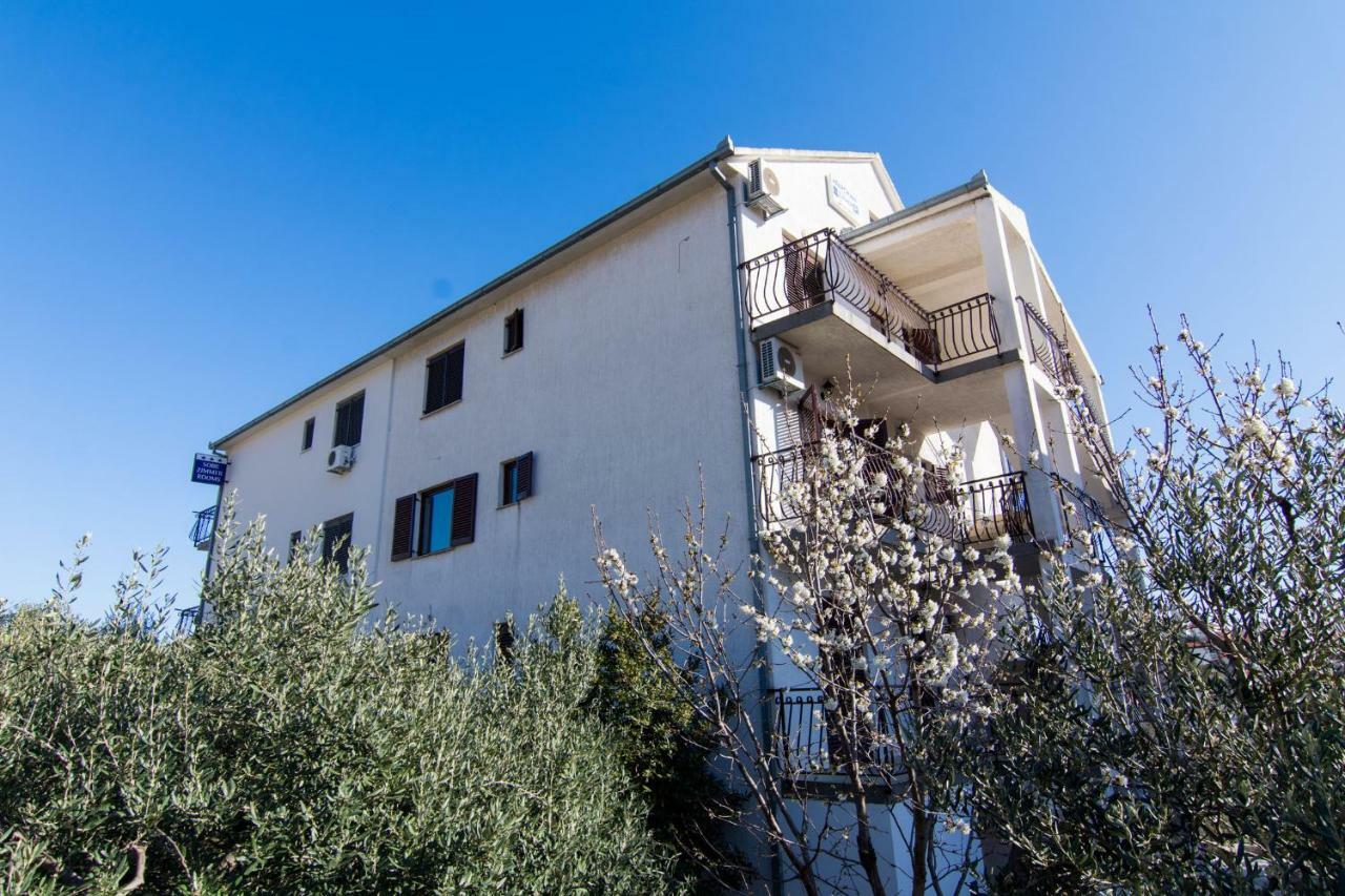 Apartments Jozic เซเกต วรันยีชา ภายนอก รูปภาพ