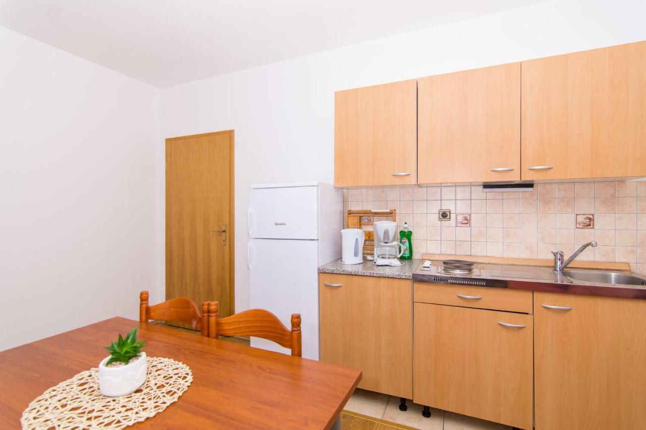 Apartments Jozic เซเกต วรันยีชา ภายนอก รูปภาพ