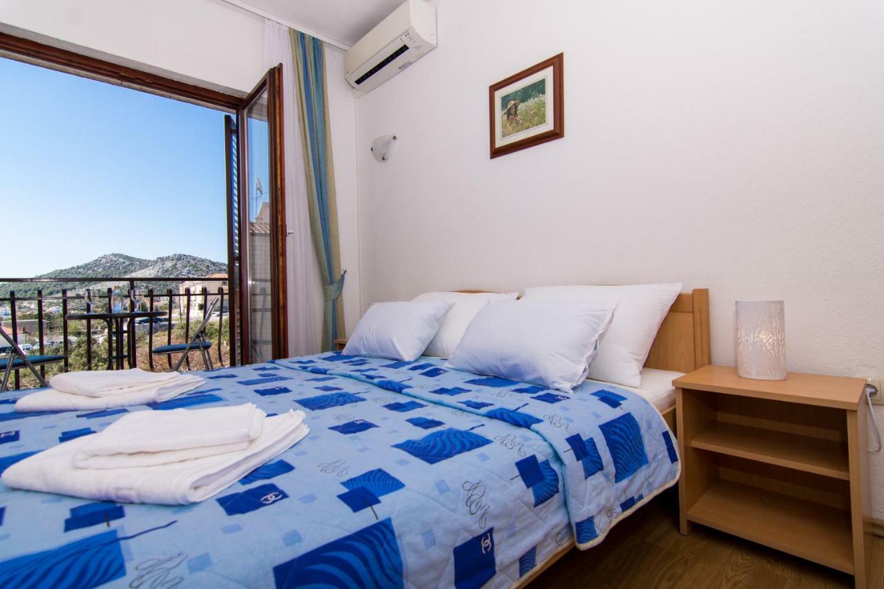 Apartments Jozic เซเกต วรันยีชา ภายนอก รูปภาพ