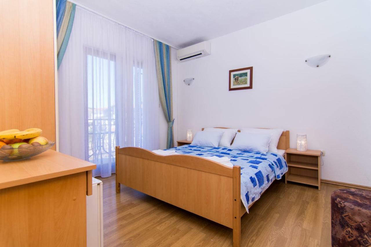 Apartments Jozic เซเกต วรันยีชา ภายนอก รูปภาพ