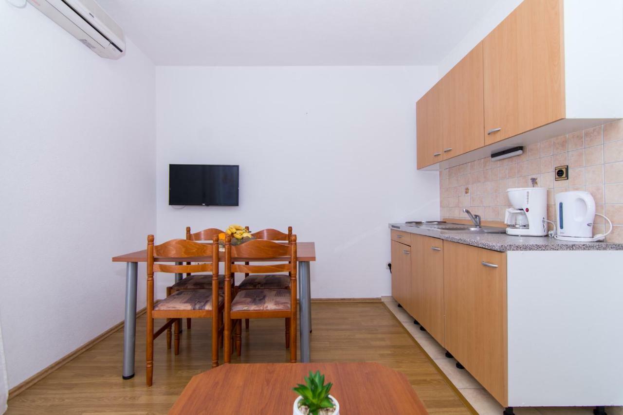 Apartments Jozic เซเกต วรันยีชา ภายนอก รูปภาพ