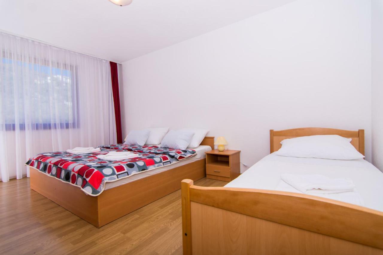 Apartments Jozic เซเกต วรันยีชา ภายนอก รูปภาพ