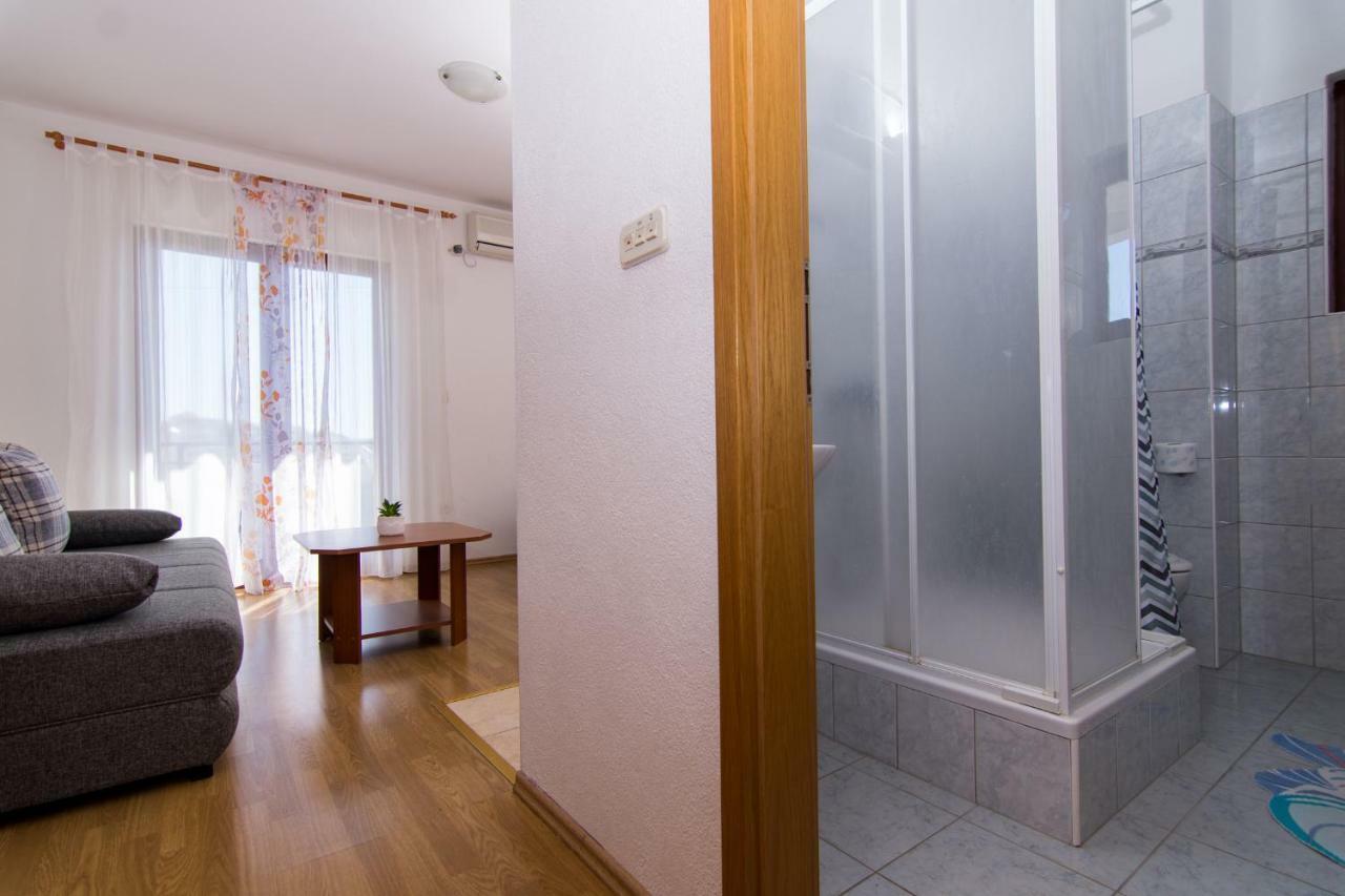 Apartments Jozic เซเกต วรันยีชา ภายนอก รูปภาพ