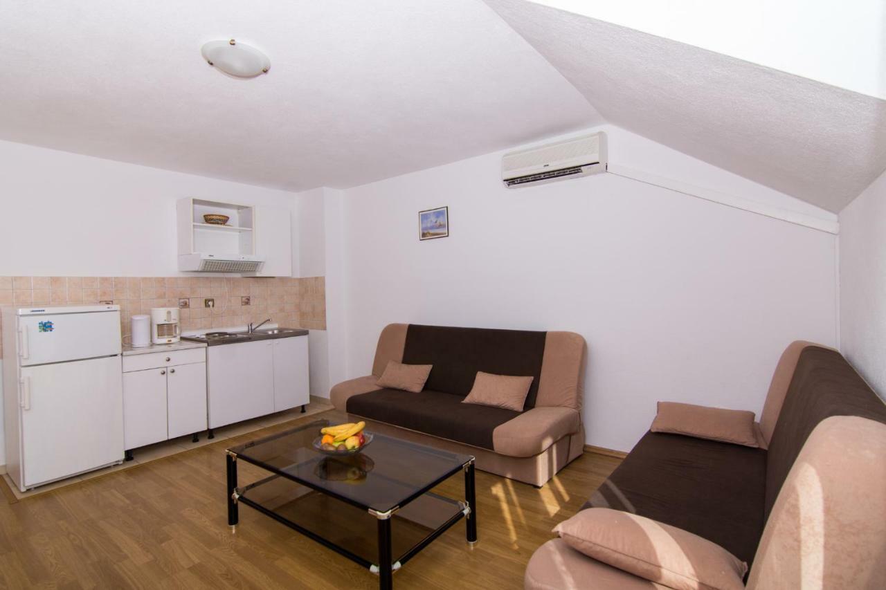 Apartments Jozic เซเกต วรันยีชา ภายนอก รูปภาพ